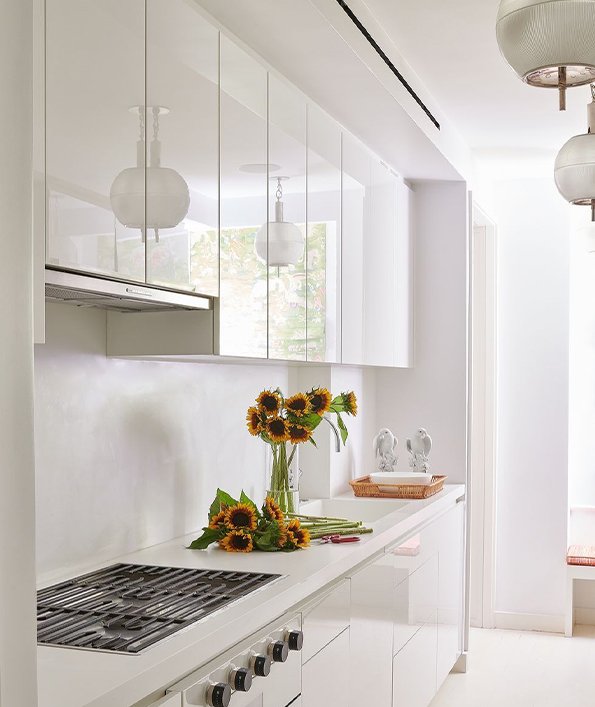 10 Modern Small Kitchen Ideas to Make the Most of Space in Compact Apartments